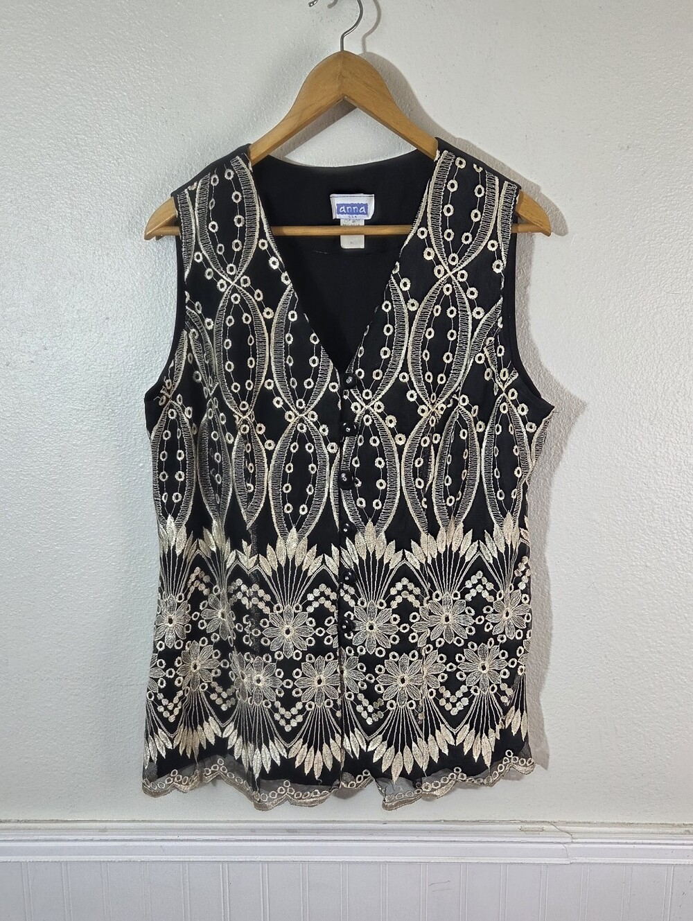 Vintage Anna USA Womens XL Black Embroidered Sleeveless Button Front Top Boho